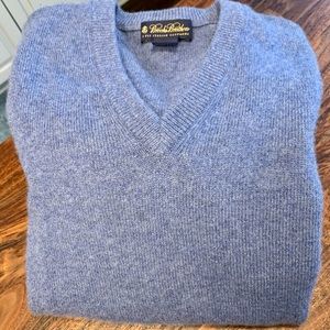 Brooks Brothers 100% Cashmere V-Neck Sweater M